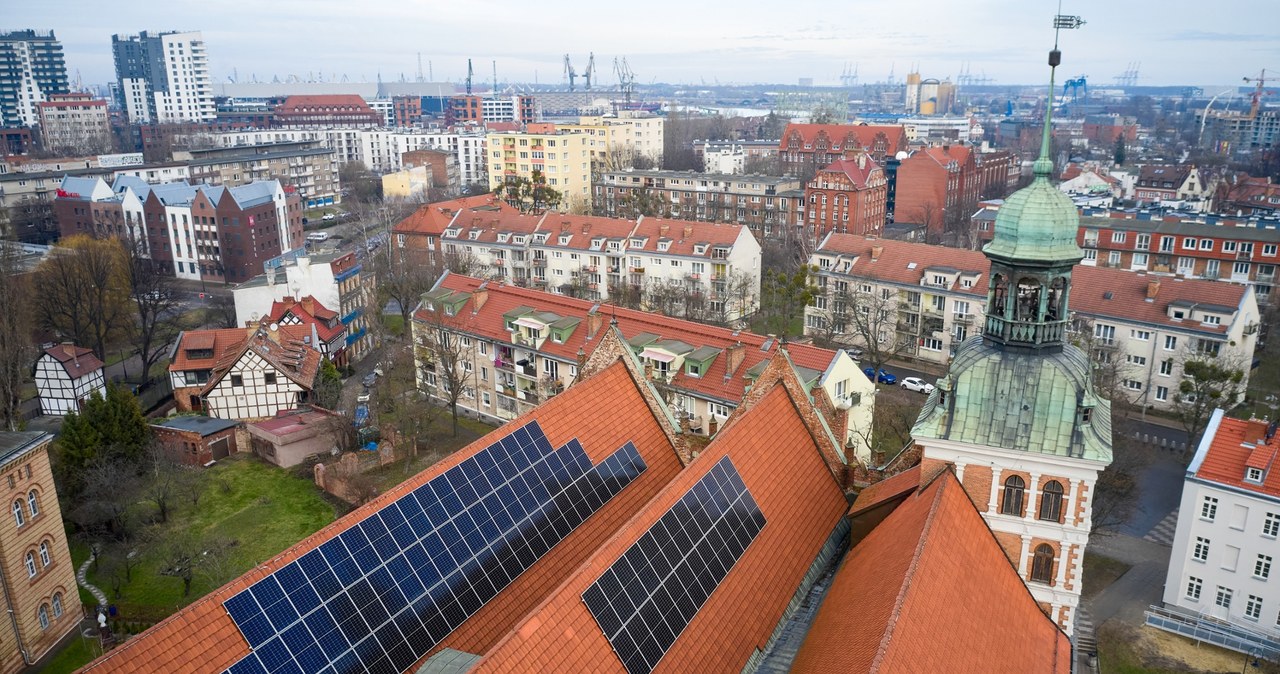 Proboszcz musi zdjąć fotowoltaikę. To słynny zabytkowy kościół w Gdańsku