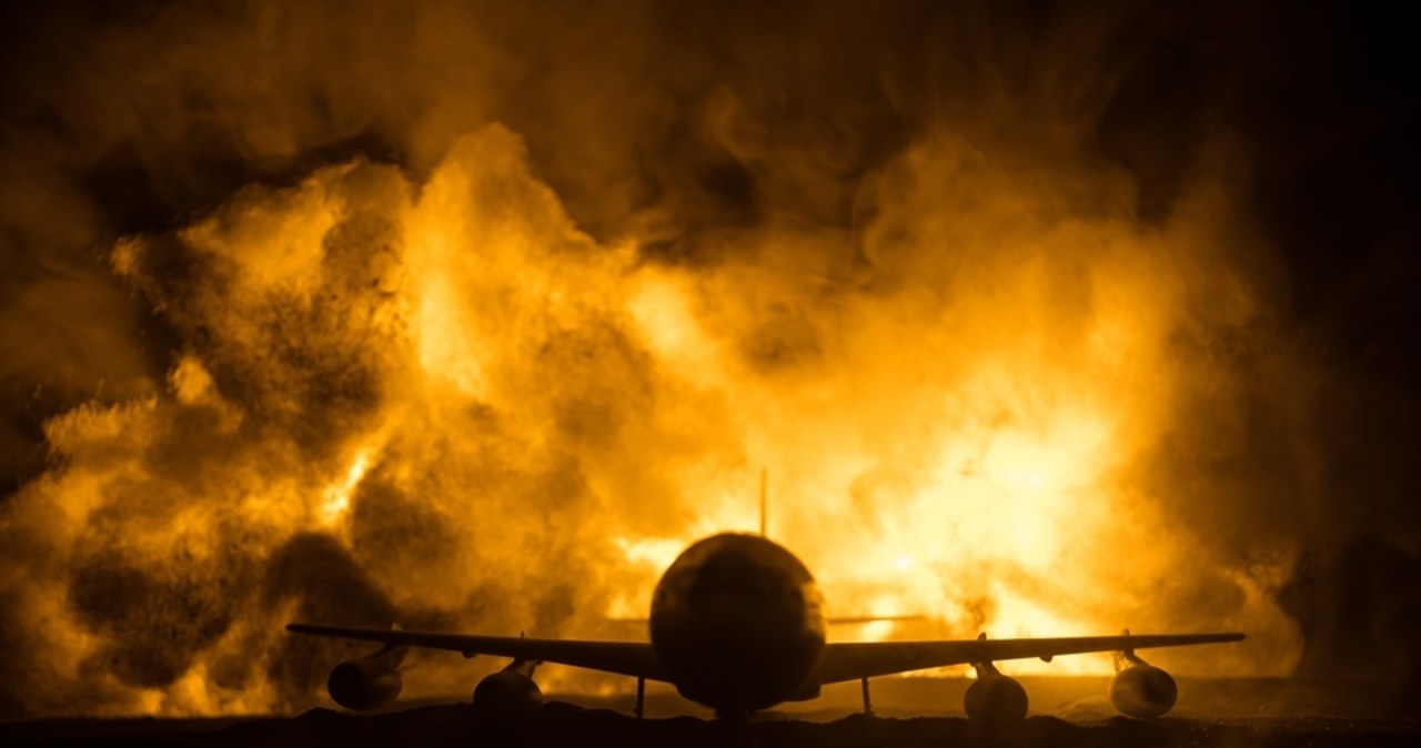 Samolot stanął w ogniu na płycie lotniska. Dramatyczne sceny w Korei Południowej