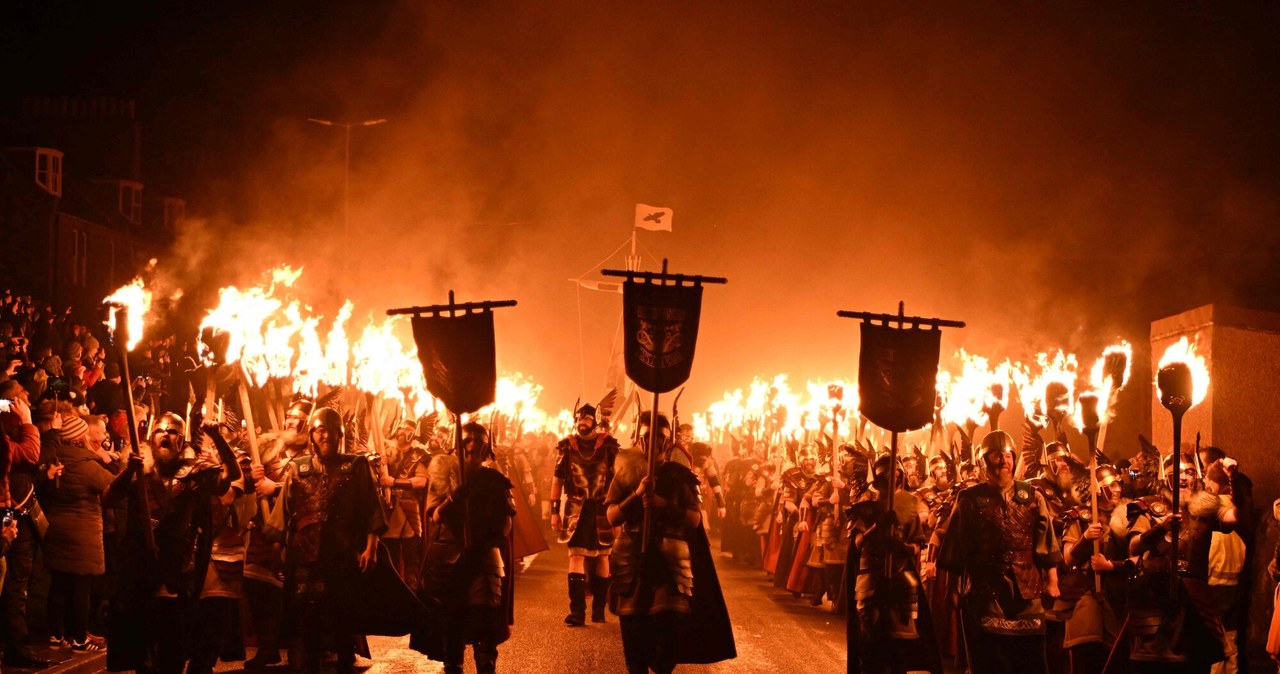 Festiwal dymu i ognia. Mieszkańcy Szetlandów wracają do wikińskich korzeni