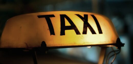 Drogie buty na koszt klienta? Warszawski taksówkarz nie miał skrupułów