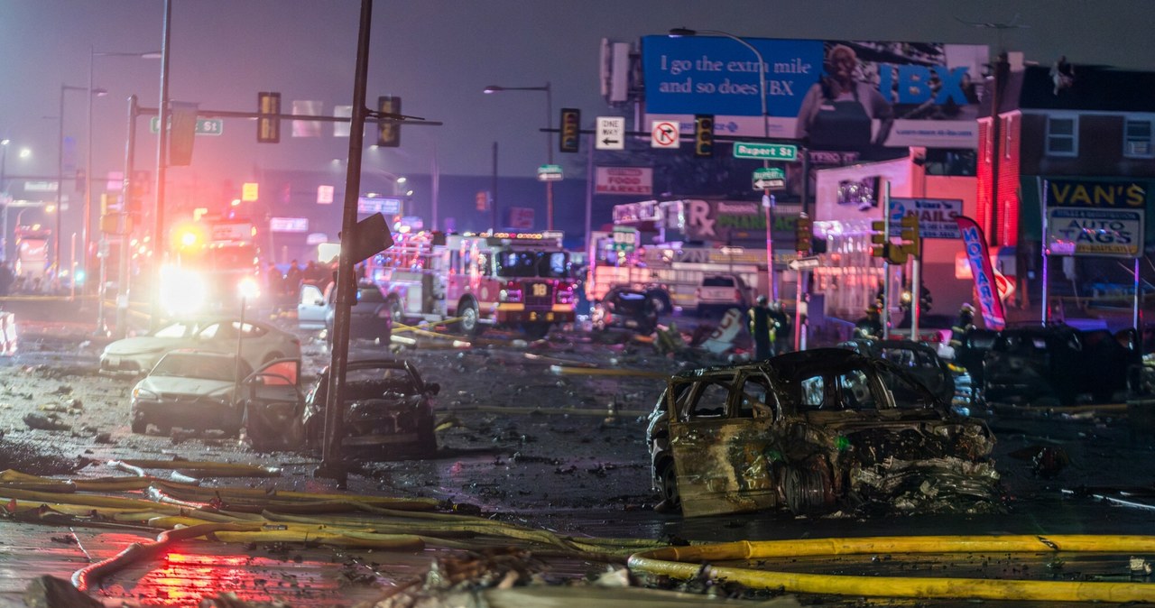 Katastrofa w USA. Mały samolot spadł na domy w Filadelfii, są ofiary