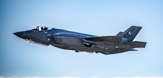 Historyczny lot polskiego pilota myśliwcem F-35 Husarz