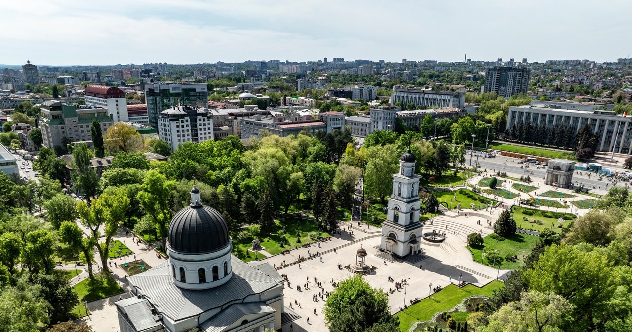 To jedno z najszybciej wyludniających się państw na świecie. Leży w Europie