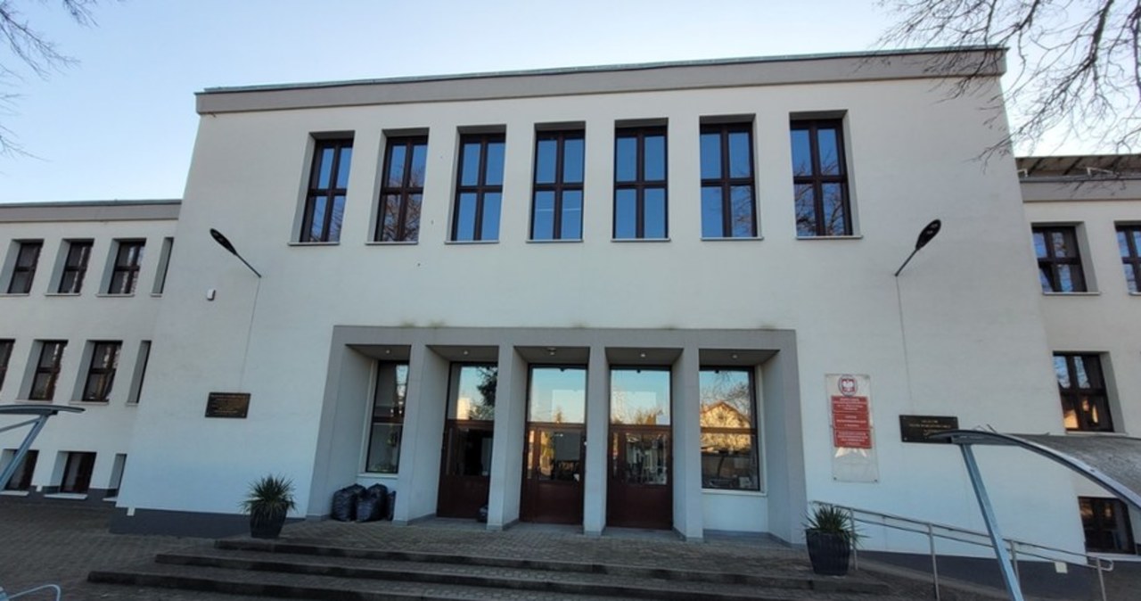 Zwolniona dyrektorka liceum w Sulejówku walczy o przywrócenie na stanowisko