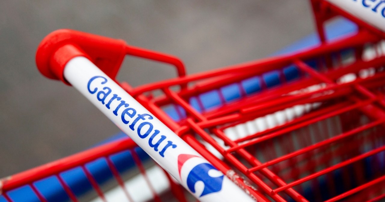 Zwolnienia grupowe w Carrefour Polska. Ile osób straci pracę?