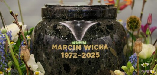 Marcin Wicha spoczął na Powązkach