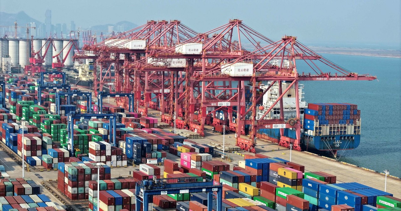 Cła na ropę, gaz i węgiel. Chiny odpowiadają Trumpowi