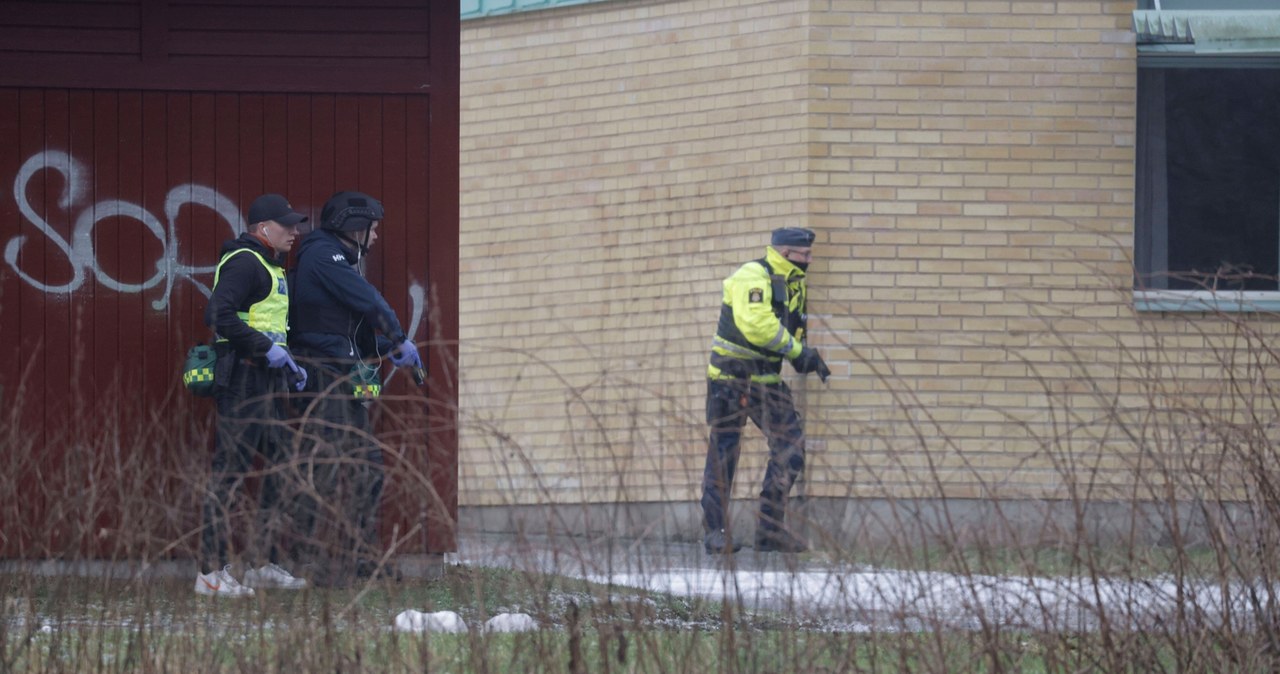 Strzelanina w pobliżu szwedzkiej szkoły. Są ranni