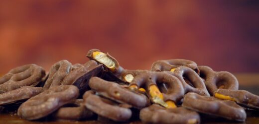 GIS ostrzega przed preclami w czekoladzie. Produkt jest wycofywany ze sklepów