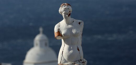 Wyludnione Santorini. Grecka wyspa jak za czasów lockdownu [ZDJĘCIA]