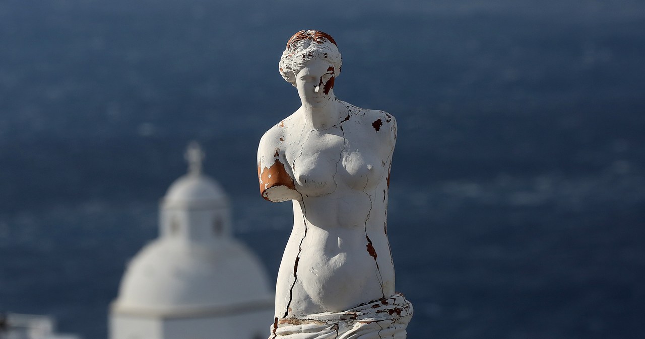 Wyludnione Santorini. Grecka wyspa jak za czasów lockdownu [ZDJĘCIA]