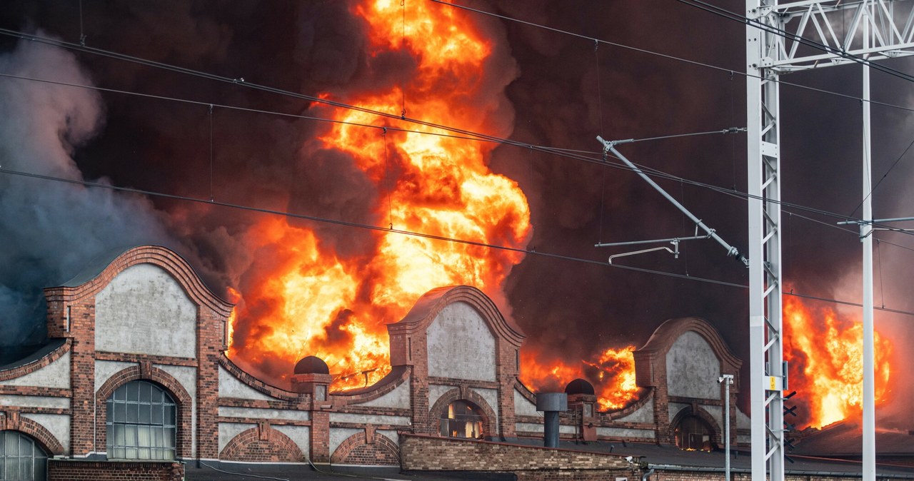 Apel o nieotwieranie okien po pożarze w Gdańsku