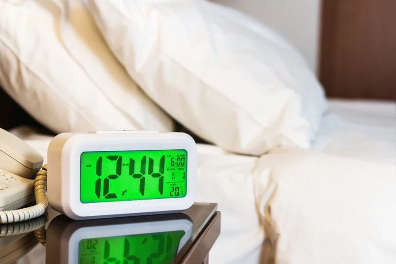 Usuń z sypialni, by porządnie się wyspać. Nie tylko ekrany są problemem