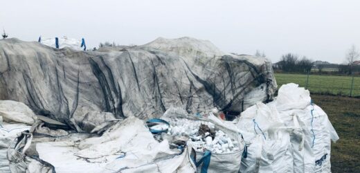 Nielegalne składowisko odpadów w Piotrkowie Trybunalskim