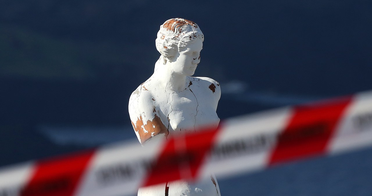 Kolejny dzień wstrząsów na Santorini. Wprowadzono stan nadzwyczajny