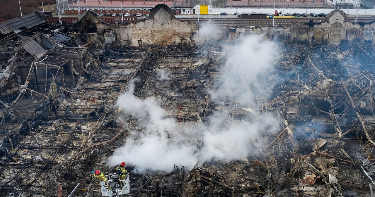 Pożar w Gdańsku ugaszony. Na pogorzelisko wkraczają policjanci