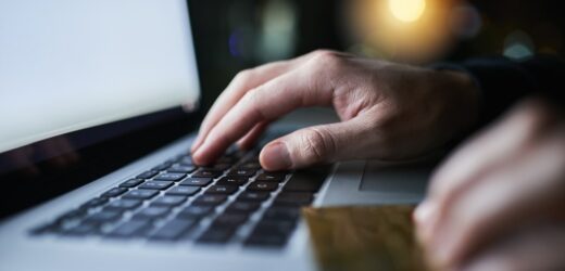 Dziewięcioro obcokrajowców odpowie za oszustwa bankowe