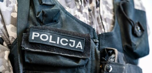 Mieli oszukiwać „na policjanta”. Podczas ich zatrzymania padły strzały