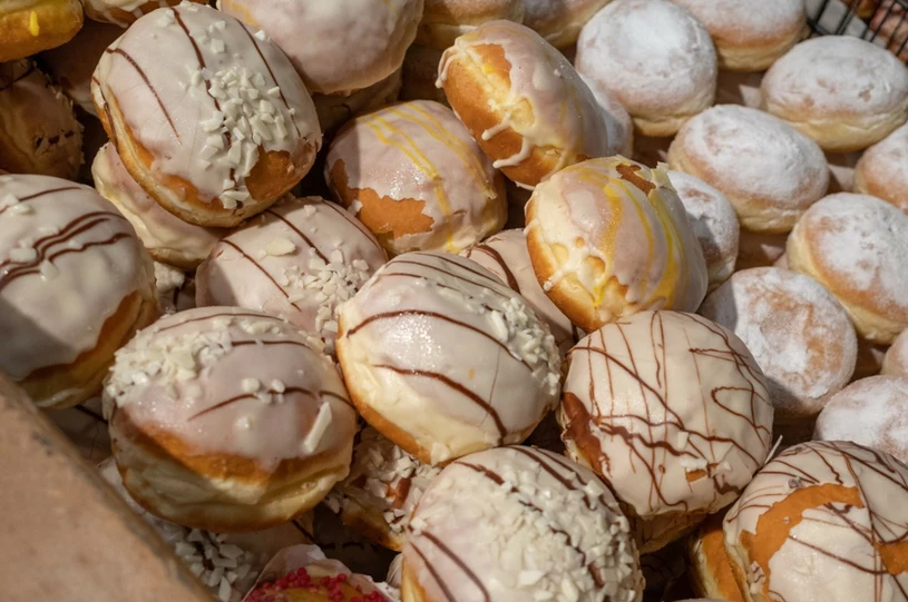 Od euforii do zmęczenia – jak jeden pączek wpływa na ludzki organizm?