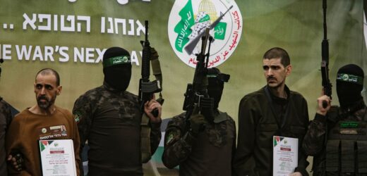 Szokujące okoliczności uwolnienia zakładników. Hamas wydał im „certyfikaty”