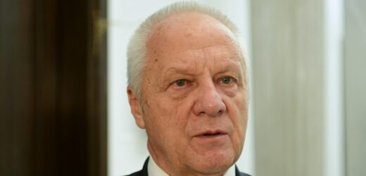 Wielki powrót po latach. Stefan Niesiołowski znów w PO