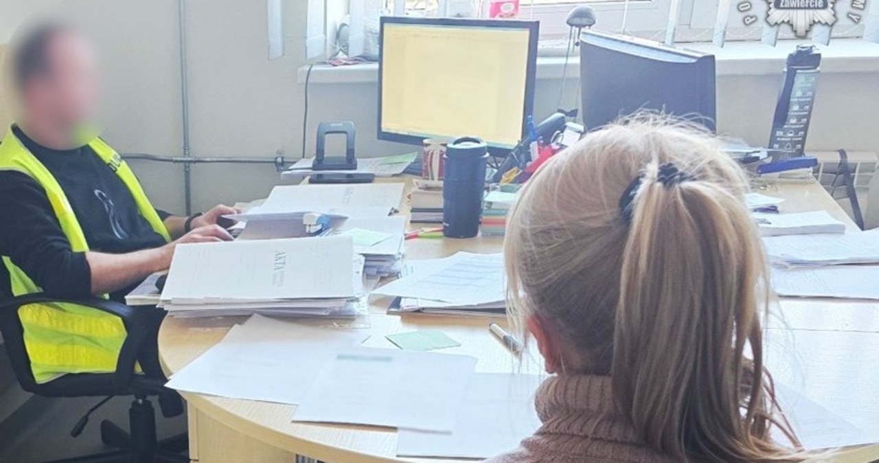 Rozbijała młotkiem szyby w autobusach. 40-latka została zatrzyma