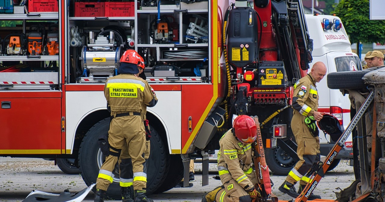 Pożar dyskontu w Katowicach. Akcja może potrwać wiele godzin