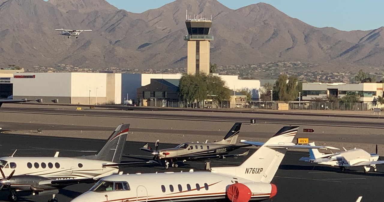 Zderzenie samolotów na lotnisku w USA. Jedna z maszyn należała do znanego muzyka