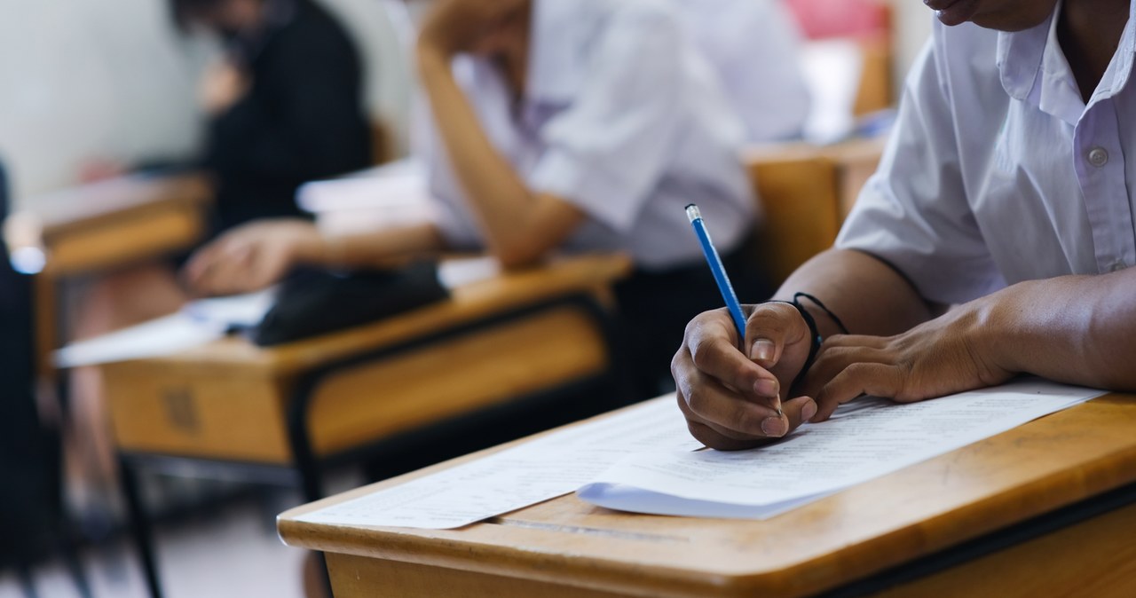 W przebraniu po obywatelstwo. Udawała innych i zdawała egzaminy