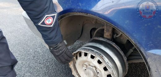 Jechał na samej feldze. W aucie miał „proszek do prania”