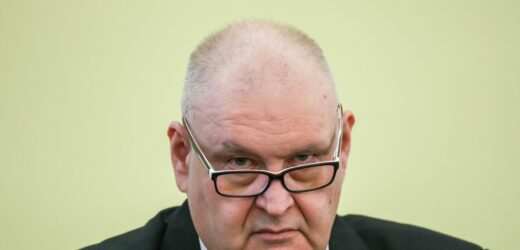 Święczkowski reaguje na zawieszenie Ostrowskiego i publikuje dokumenty