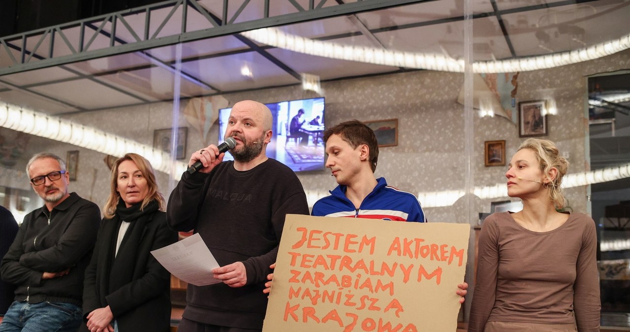 Aktorzy Teatru Śląskiego zaprotestowali przeciwko niskim wynagrodzeniom