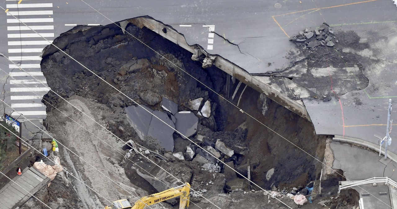 Ogromne zapadlisko pochłonęło ciężarówkę. Przełom po 2 tygodniach poszukiwań