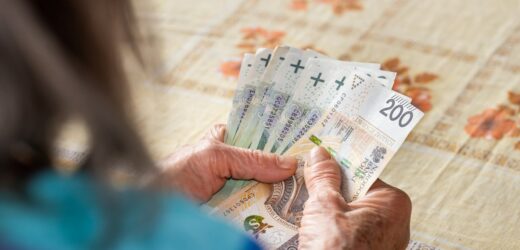 Sztabki złota, biżuterię i pieniądze wyrzuciła przez okno