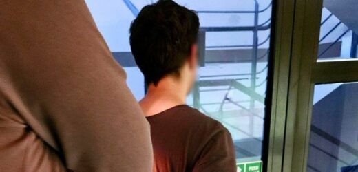 W rękawie kurtki miał nóż. Zaatakował 16-latka