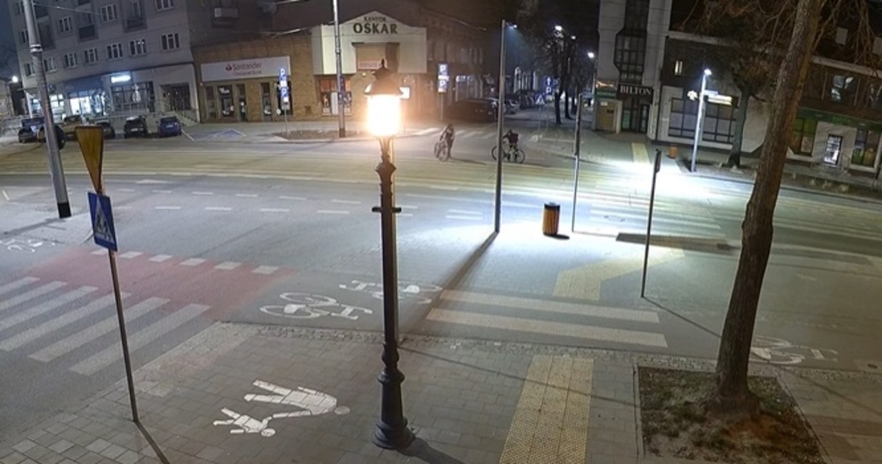 Skradzione rowery ustawili nocą na torach [NAGRANIE]