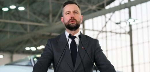 „Żołnierze dają mniej niż inwestycje”. Szef MON o wsparciu dla Ukrainy