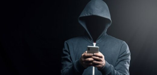 Ukradł telefon i szantażował kobietę. Żądał 50 tys. zł