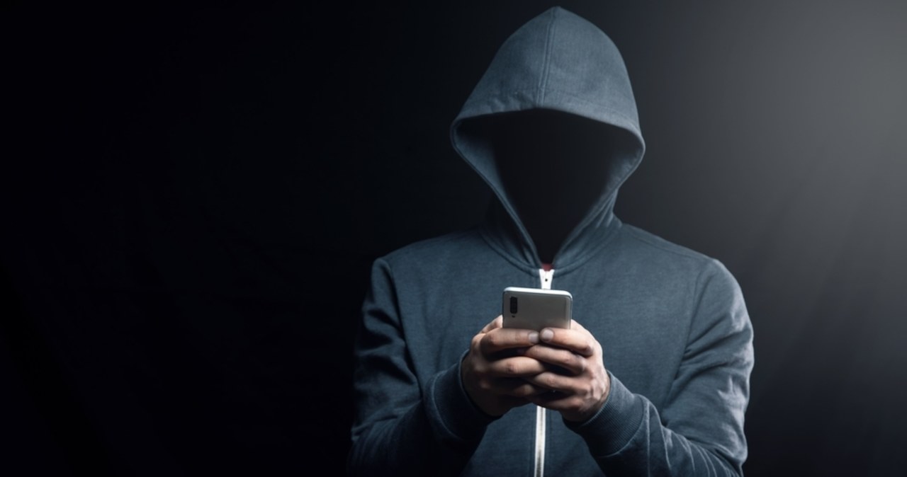 Ukradł telefon i szantażował kobietę. Żądał 50 tys. zł