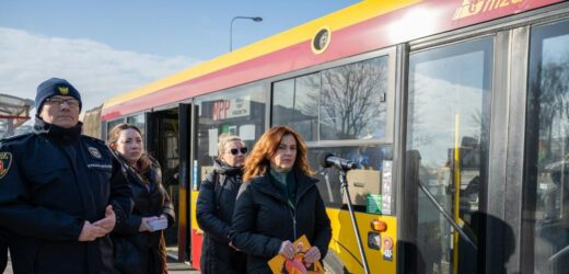 Po ulicach Warszawy jeździ autobus społeczny dla bezdomnych