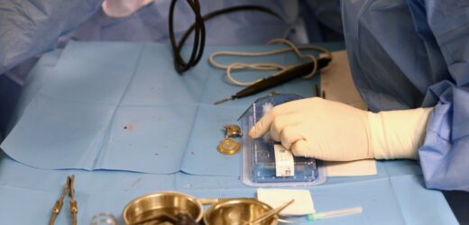 To pierwsza taka operacja w Polsce. Przełom w leczeniu krótkowzroczności?