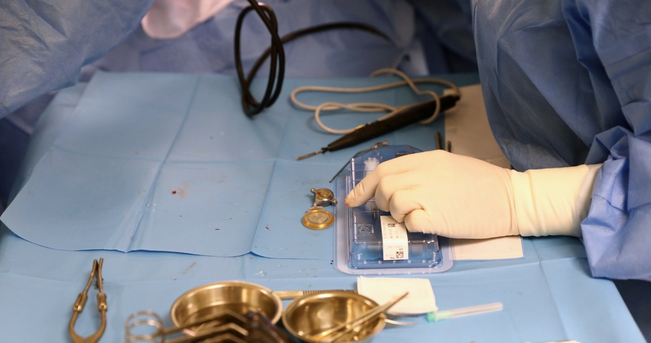 To pierwsza taka operacja w Polsce. Przełom w leczeniu krótkowzroczności?