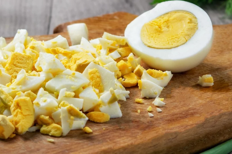 Najlepsza sałatka z jajek. Sekretem jest jeden dodatek