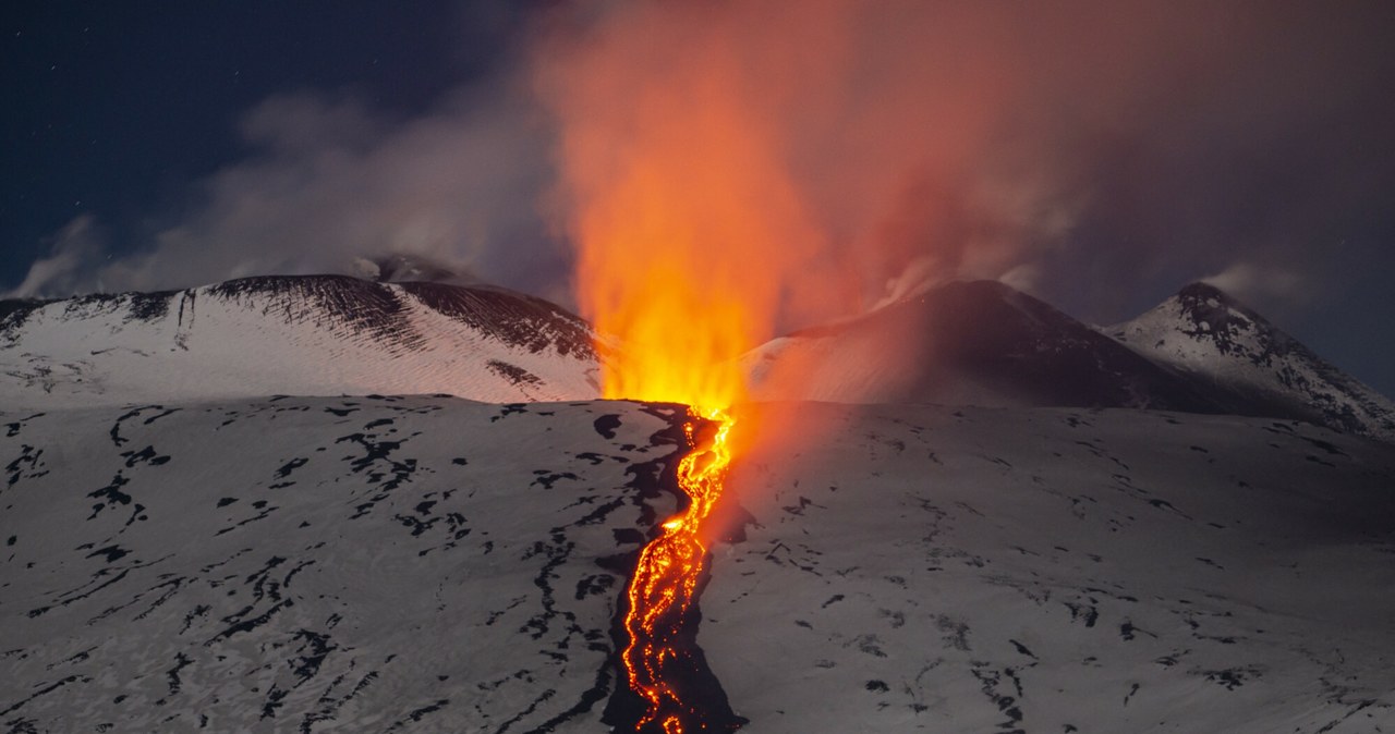 Etna znów daje oszałamiający pokaz! [ZDJĘCIA I FILMY]