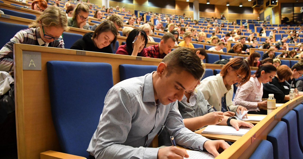 Ruszają zapisy na Dyktando Krakowskie. „To święto języka polskiego”