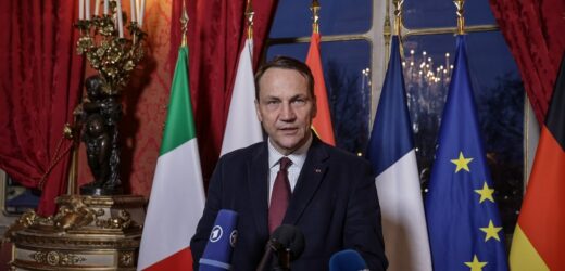Sikorski: Telefon Trumpa do Putina był błędem