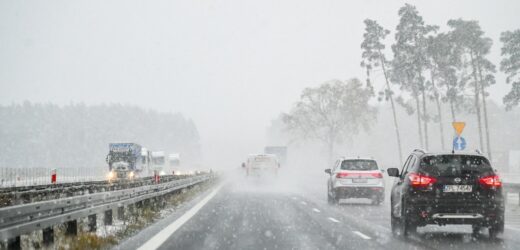 W woj. warmińsko-mazurskim sypnęło śniegiem. Są utrudnienia na drogach