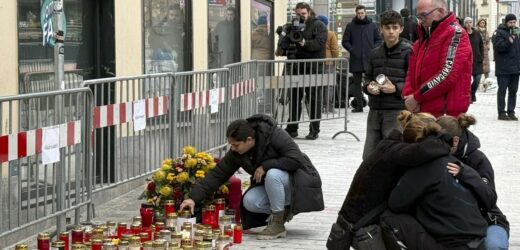 „Uległ radykalizacji przez internet”. Nowe informacje ws. ataku w Austrii