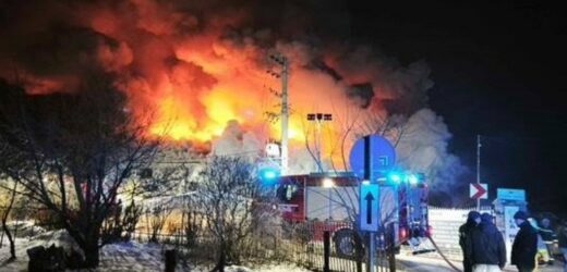 Ogromny pożar dyskoteki koło Garwolina. Z budynku ewakuowało się 200 osób
