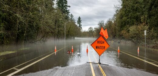 ​Powódź w USA. Samochody utknęły w wysokiej wodzie, zginęło 9 osób
